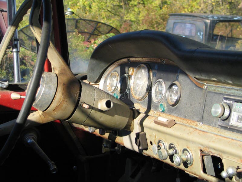 παλαιό truck ταμπλό στοκ φωτογραφία με δικαίωμα ελεύθερης χρήσης παλαιό truck ταμπλό στοκ φωτογραφία με δικαίωμα ελεύθερης χρήσης