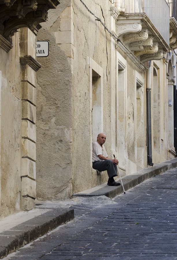 Παλαιότερος στην πόλη Noto στοκ εικόνες Παλαιότερος στην πόλη Noto στοκ εικόνες