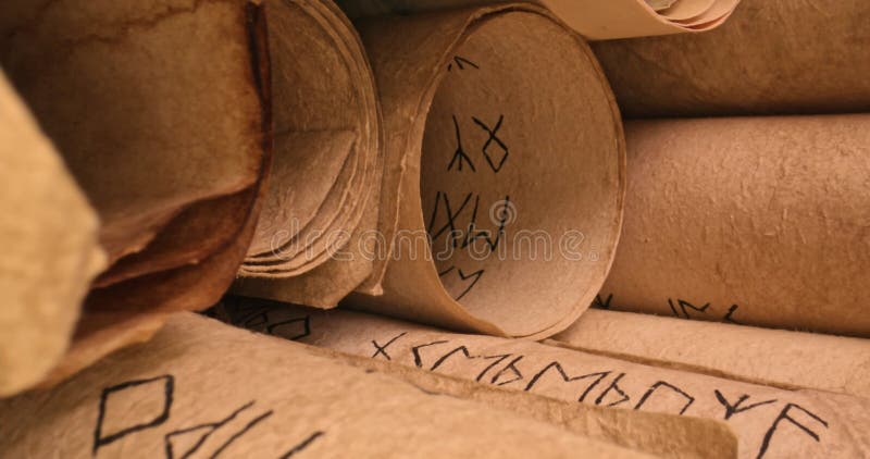 παλιά βιβλιοθήκη δεσμών ενεργειών. πάπυρος restro σωρός. ελεύθερη απεικόνιση δικαιώματος
