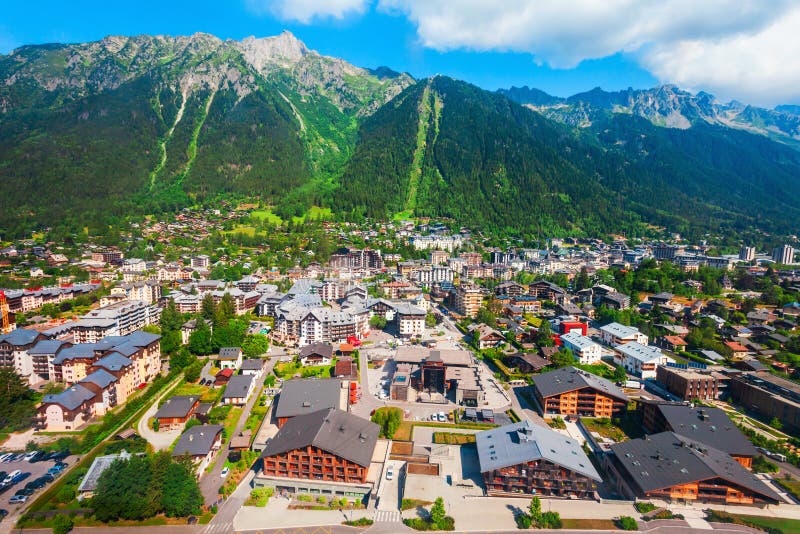 Πανοραμική άποψη της πόλης Chamonix στοκ εικόνες