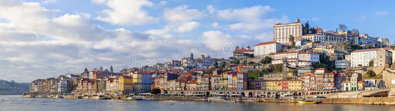 Πανόραμα της Ribeira περιοχής της πόλης του Πόρτο, Πορτογαλία στοκ φωτογραφία με δικαίωμα ελεύθερης χρήσης