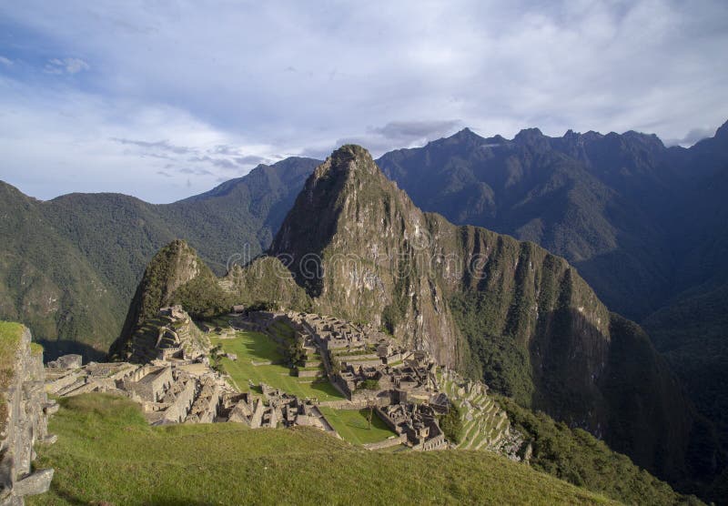 Πανόραμα της πανοραμικής άποψης Machu Picchu ή Machu Pikchu στο Περού στοκ φωτογραφία Πανόραμα της πανοραμικής άποψης Machu Picchu ή Machu Pikchu στο Περού στοκ φωτογραφία