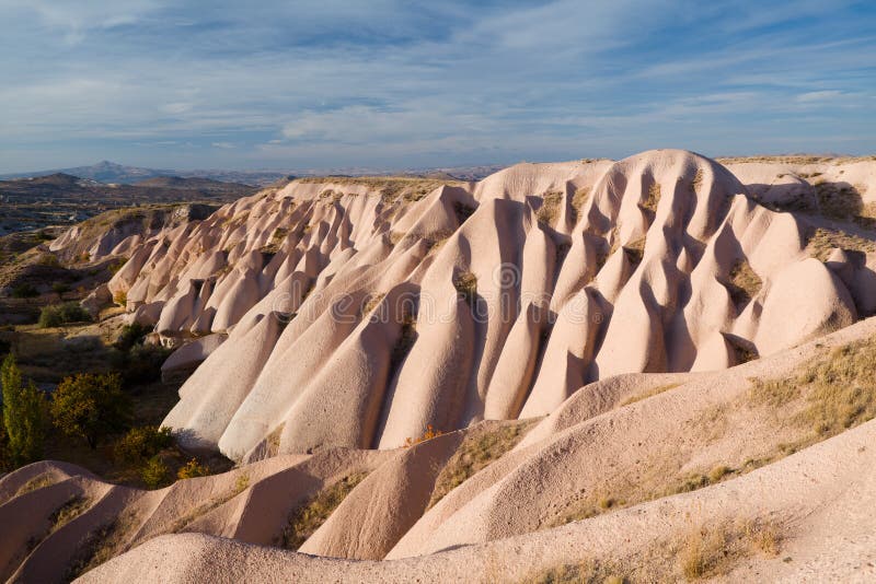 Παράξενοι γεωλογικοί σχηματισμοί σε Cappadocia στοκ εικόνες με δικαίωμα ελεύθερης χρήσης Παράξενοι γεωλογικοί σχηματισμοί σε Cappadocia στοκ εικόνες με δικαίωμα ελεύθερης χρήσης