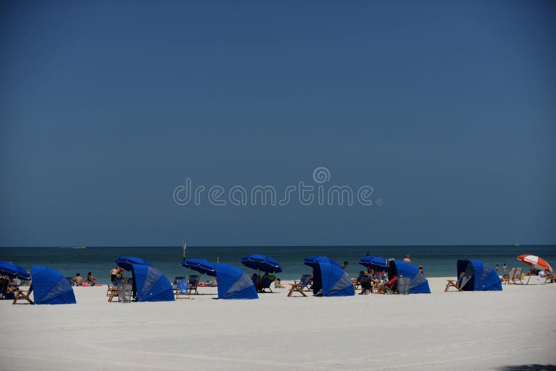 Παραλία Cabanas Clearwater στοκ εικόνες με δικαίωμα ελεύθερης χρήσης Παραλία Cabanas Clearwater στοκ εικόνες με δικαίωμα ελεύθερης χρήσης