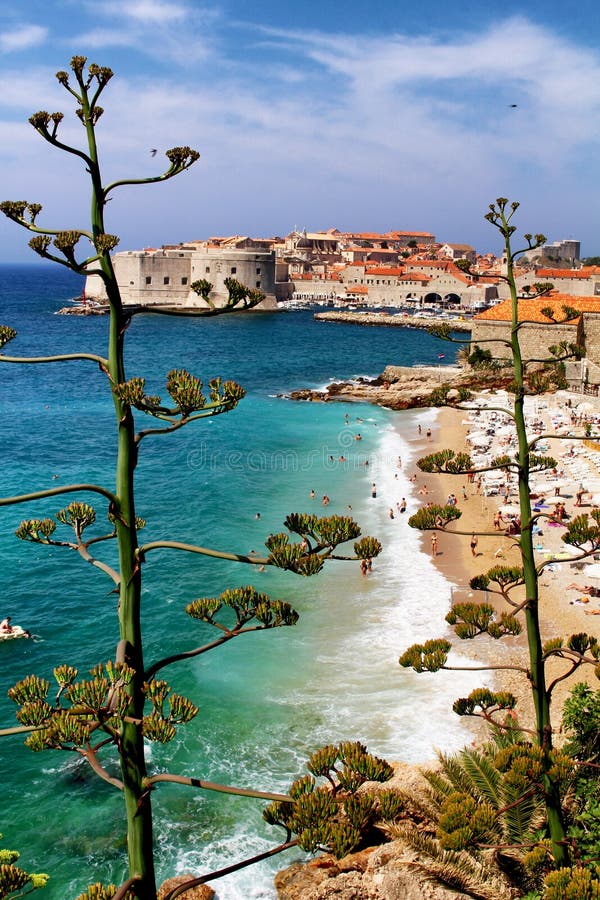 Παραλία Dubrovnik Κροατία Banje στοκ φωτογραφία με δικαίωμα ελεύθερης χρήσης Παραλία Dubrovnik Κροατία Banje στοκ φωτογραφία με δικαίωμα ελεύθερης χρήσης