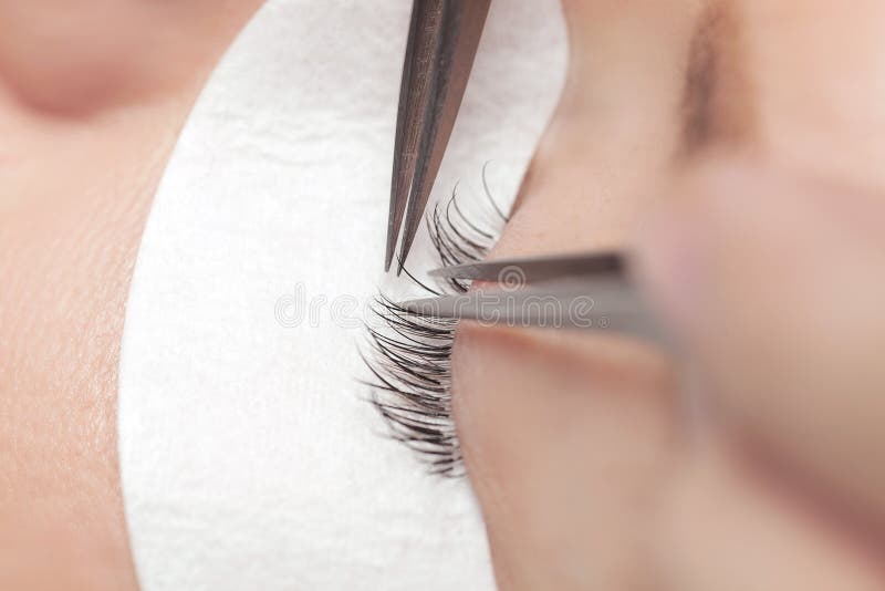 Παραδοσιακές επεκτάσεις eyelash Εκλεκτική εστίαση Κινηματογράφηση σε πρώτο πλάνο Makeup στοκ φωτογραφίες