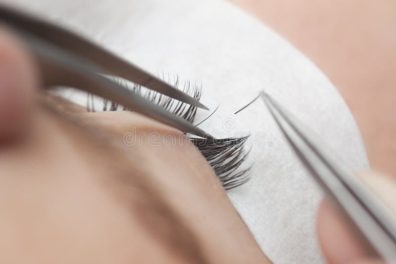 Παραδοσιακές επεκτάσεις eyelash Εκλεκτική εστίαση τονισμένος Κινηματογράφηση σε πρώτο πλάνο Makeup στοκ φωτογραφία με δικαίωμα ελεύθερης χρήσης