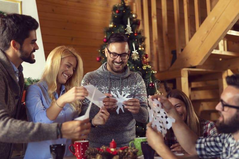 Παραγωγή Snowflakes εγγράφου στοκ εικόνα με δικαίωμα ελεύθερης χρήσης Παραγωγή Snowflakes εγγράφου στοκ εικόνα με δικαίωμα ελεύθερης χρήσης