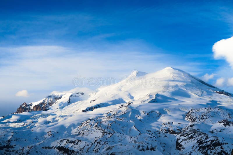 Περιοχή Elbrus, ένα τοπίο βουνών στην περιοχή Καύκασου, Elbrus στοκ εικόνες με δικαίωμα ελεύθερης χρήσης Περιοχή Elbrus, ένα τοπίο βουνών στην περιοχή Καύκασου, Elbrus στοκ εικόνες με δικαίωμα ελεύθερης χρήσης
