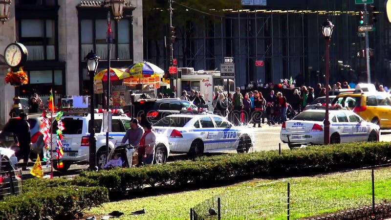 Περιπολικά της Αστυνομίας NYPD στις εικονικές παραστάσεις πόλης της Νέας Υόρκης ΗΠΑ