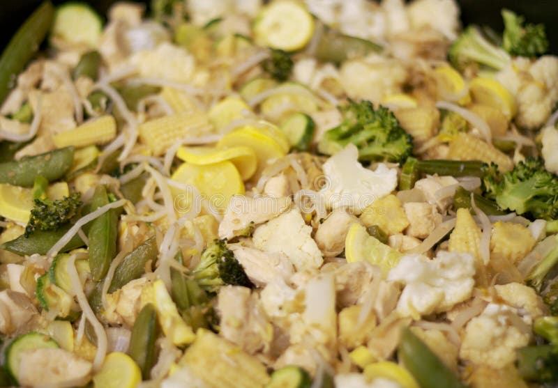 πικάντικο stirfry λαχανικό κοτόπουλου στοκ φωτογραφία με δικαίωμα ελεύθερης χρήσης