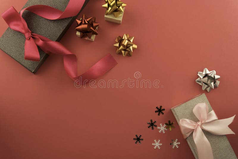 πλαίσιο παρουσίασης xmas με ασημένια λάμψη με κόκκινο πλαίσιο φόντου για προσθήκη του κειμένου σας στοκ φωτογραφία με δικαίωμα ελεύθερης χρήσης