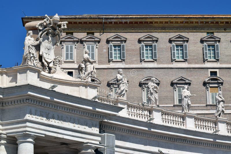 Πλατεία SAN Pietro όπου αντιμετωπίζοντας το τετράγωνο του ST Peter ` s, ο παπάς Francis ευχαριστεί πολλοί που αναμένουν την παρου στοκ φωτογραφίες Πλατεία SAN Pietro όπου αντιμετωπίζοντας το τετράγωνο του ST Peter ` s, ο παπάς Francis ευχαριστεί πολλοί που αναμένουν την παρου στοκ φωτογραφίες