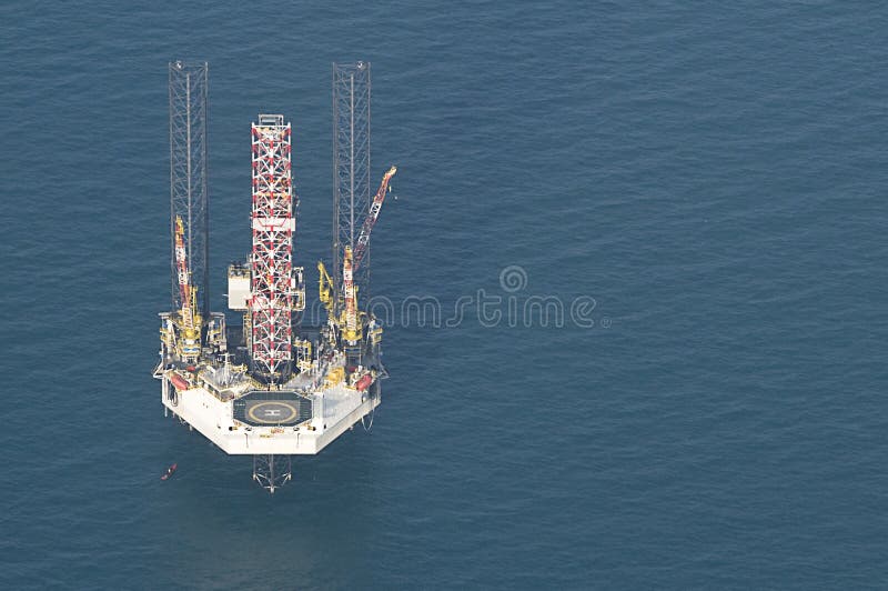 πλατφόρμα άντλησης πετρε&lambda στοκ φωτογραφίες πλατφόρμα άντλησης πετρε&lambda στοκ φωτογραφίες