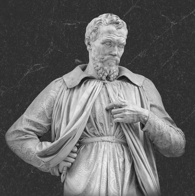 Πορτρέτο γλυπτών Michelangelo στην πρόσοψη του διασημότερου μουσείου Uffizi της Φλωρεντίας στοκ εικόνες με δικαίωμα ελεύθερης χρήσης