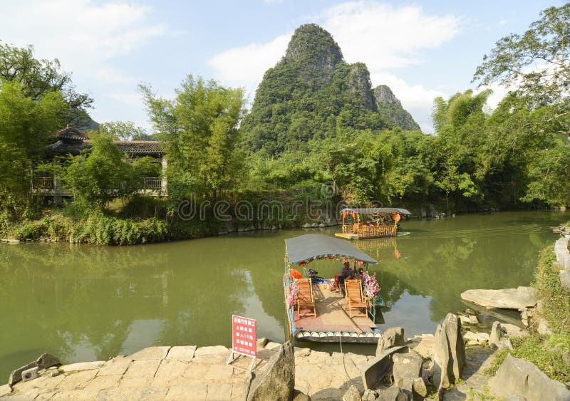 ποταμός λι guilin κρουαζιέρας της Κίνας στοκ εικόνες ποταμός λι guilin κρουαζιέρας της Κίνας στοκ εικόνες