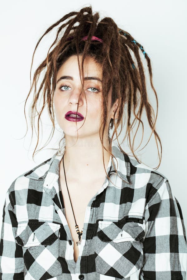 Πραγματική καυκάσια γυναίκα με τα dreadlocks hairstyle αστείο εύθυμο FA στοκ φωτογραφίες Πραγματική καυκάσια γυναίκα με τα dreadlocks hairstyle αστείο εύθυμο FA στοκ φωτογραφίες