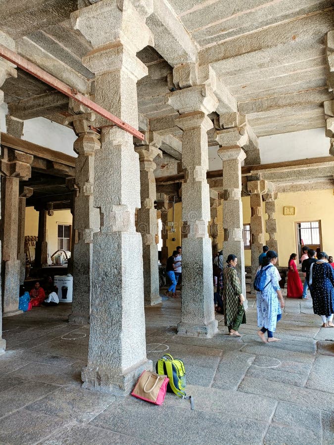 Devotees visiting the very popular and historic Sri Ranganathaswamy Temple in Srirangapatna, near Mysore. Devotees visiting the very popular and historic Sri Ranganathaswamy Temple in Srirangapatna, near Mysore.