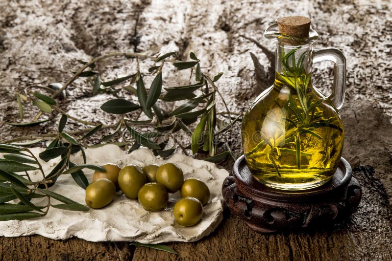 Πρόσθετο παρθένο ελαιόλαδο αρωματικό στοκ εικόνα