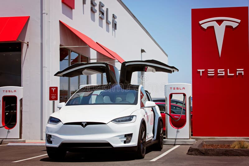 Tesla Model X ηλεκτρικό αυτοκίνητο στοκ εικόνα με δικαίωμα ελεύθερης χρήσης