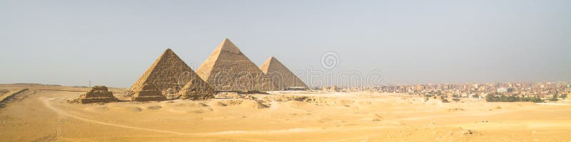 Πυραμίδες Giza στο Κάιρο, Αίγυπτος στοκ φωτογραφίες με δικαίωμα ελεύθερης χρήσης Πυραμίδες Giza στο Κάιρο, Αίγυπτος στοκ φωτογραφίες με δικαίωμα ελεύθερης χρήσης