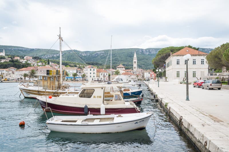 Πόλη Jelsa, νησί Hvar, Κροατία στοκ εικόνες με δικαίωμα ελεύθερης χρήσης