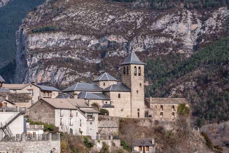 Πόλη βουνών, Torla, Πυρηναία, Ordesa Υ Monte Perdido εθνικό στοκ φωτογραφίες με δικαίωμα ελεύθερης χρήσης