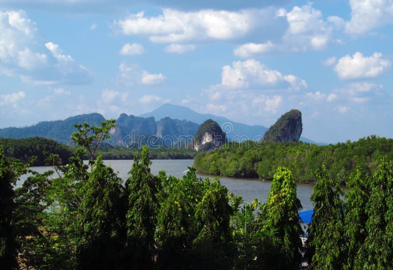 Πύλη σχηματισμών βράχου ασβεστόλιθων Krabi, Ταϊλάνδη στοκ εικόνες Πύλη σχηματισμών βράχου ασβεστόλιθων Krabi, Ταϊλάνδη στοκ εικόνες