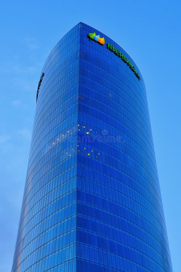 Πύργος Iberdrola στο Μπιλμπάο, Ισπανία στοκ εικόνες Πύργος Iberdrola στο Μπιλμπάο, Ισπανία στοκ εικόνες