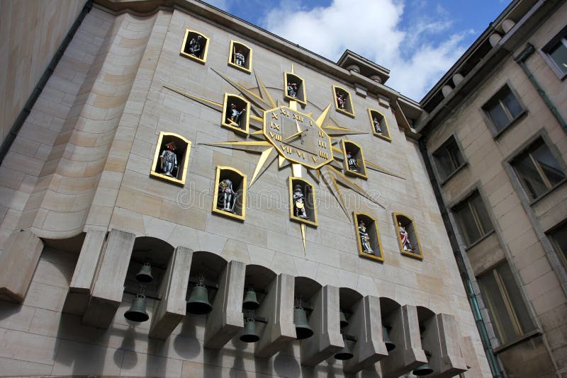 Ρολόι Horloge Mont des Arts στο παλαιό κέντρο στις Βρυξέλλες, Βέλγιο στοκ φωτογραφία με δικαίωμα ελεύθερης χρήσης