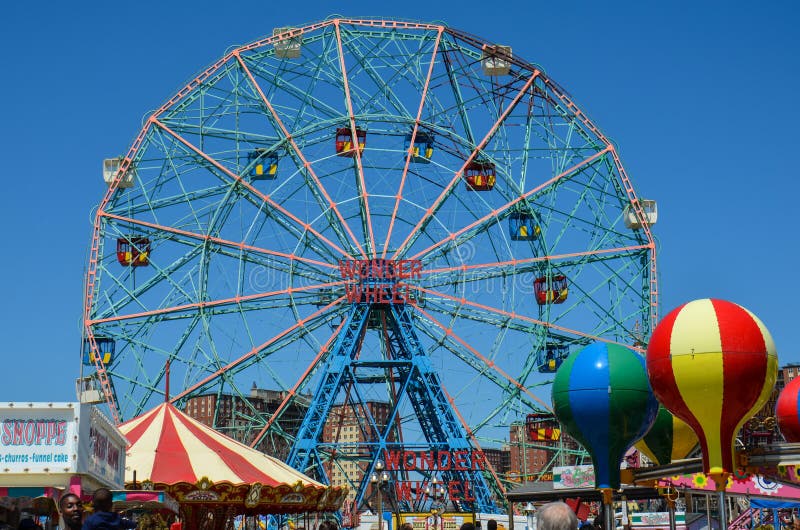 Ρόδα ferris ροδών κατάπληξης στο Coney Island στοκ εικόνα
