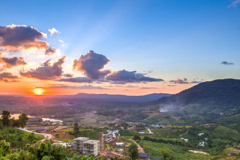 Σειρές βουνών Kho Khao στο ηλιοβασίλεμα, Ταϊλάνδη στοκ φωτογραφίες με δικαίωμα ελεύθερης χρήσης