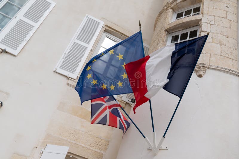 Σημαία της ΕΕ Ευρώπη Γαλλία και το Ηνωμένο UK πέταγμα στοκ εικόνες με δικαίωμα ελεύθερης χρήσης Σημαία της ΕΕ Ευρώπη Γαλλία και το Ηνωμένο UK πέταγμα στοκ εικόνες με δικαίωμα ελεύθερης χρήσης