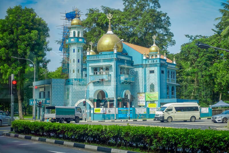 ΣΙΓΚΑΠΟΎΡΗ, ΣΙΓΚΑΠΟΎΡΗ - 1 ΦΕΒΡΟΥΑΡΊΟΥ 2018: Υπαίθρια άποψη του μπλε κάστρου στις οδούς της Σιγκαπούρης