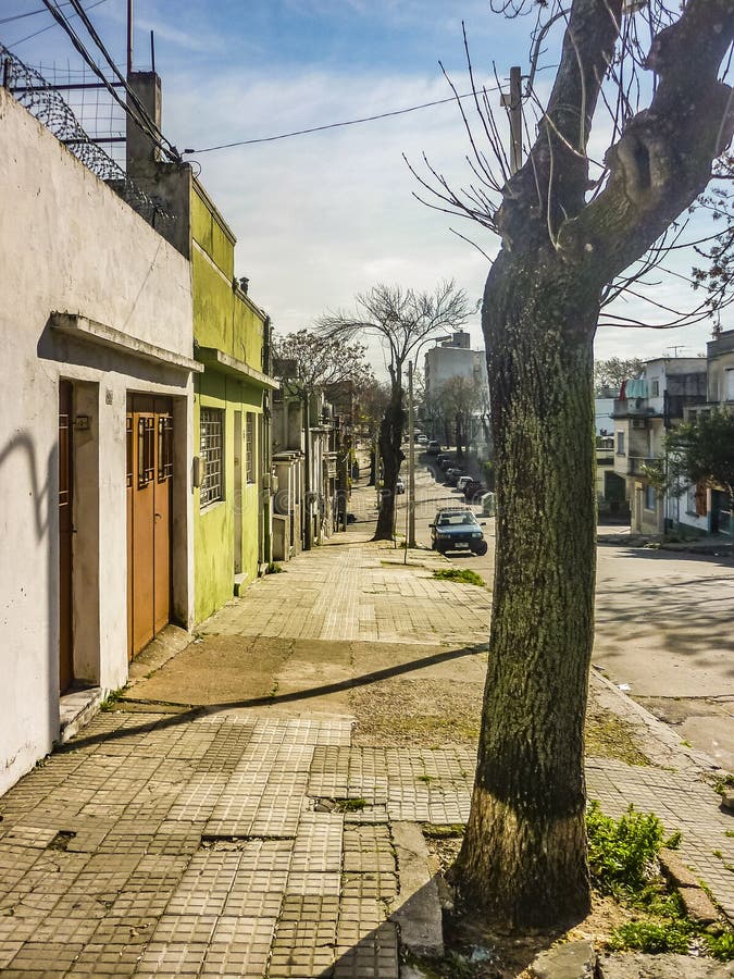 Σκηνή γειτονιάς μεσαίας τάξης, Μοντεβίδεο, Ουρουγουάη στοκ φωτογραφία με δικαίωμα ελεύθερης χρήσης