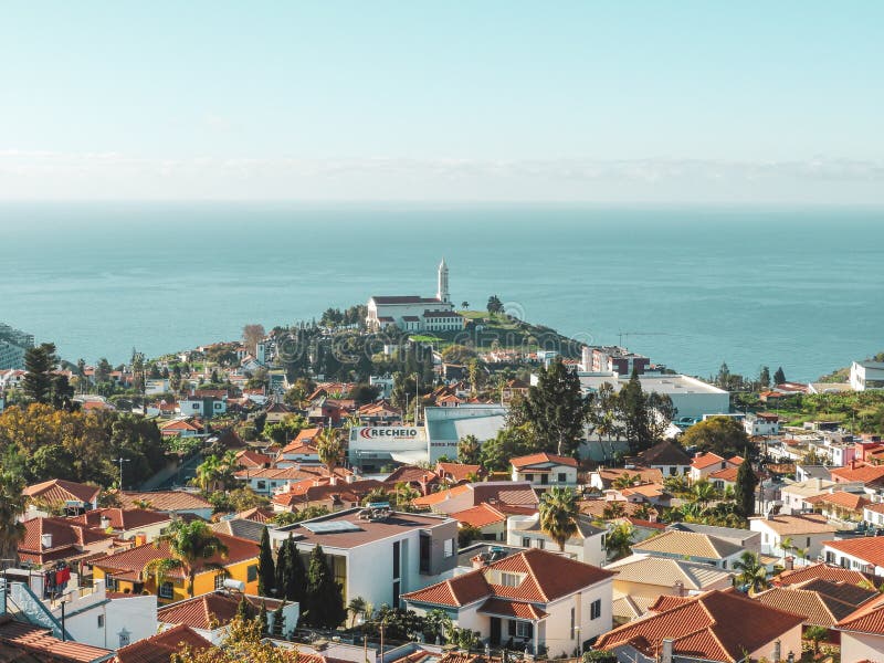 σκηνικό υψηλής γωνίας της πόλης funchal στη μαδέρα πορτογαλία στοκ εικόνες με δικαίωμα ελεύθερης χρήσης