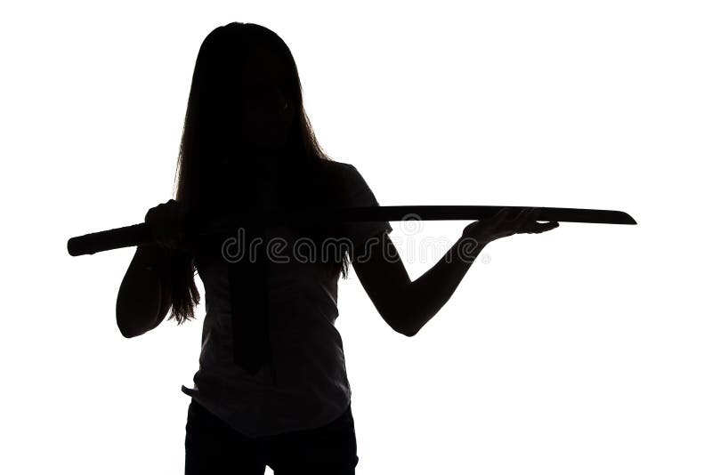 Σκιαγραφία της γυναίκας που εξετάζει τη λεπίδα στοκ φωτογραφία Σκιαγραφία της γυναίκας που εξετάζει τη λεπίδα στοκ φωτογραφία