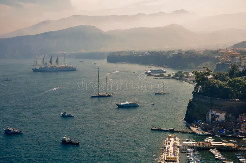 Σορέντο, όμορφη θέα, παλιά ηλιοβασίλεμα Ιταλία στοκ φωτογραφίες Σορέντο, όμορφη θέα, παλιά ηλιοβασίλεμα Ιταλία στοκ φωτογραφίες
