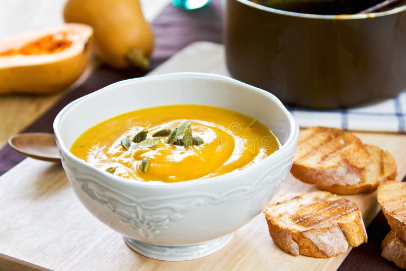 Σούπα κολοκύνθης Butternut στοκ εικόνα με δικαίωμα ελεύθερης χρήσης