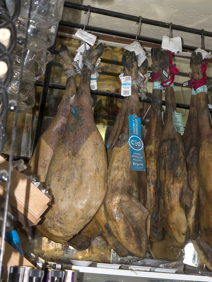 Στεγνωμένο ζαμπόν Mijas ένα από τα ομορφότερα «άσπρα» χωριά στοκ φωτογραφία με δικαίωμα ελεύθερης χρήσης