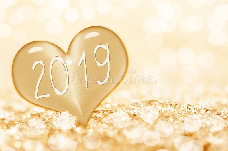 στενός επάνω του 2019 σε μια καρδιά πάγου στο χιόνι απεικόνιση αποθεμάτων στενός επάνω του 2019 σε μια καρδιά πάγου στο χιόνι απεικόνιση αποθεμάτων
