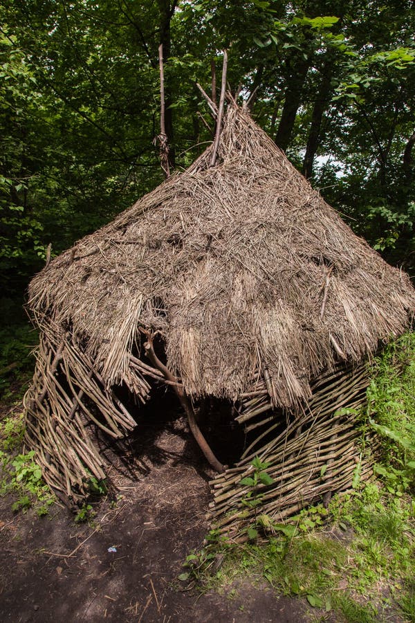 Στρατοπέδευση εποχής του λίθου στοκ φωτογραφία με δικαίωμα ελεύθερης χρήσης