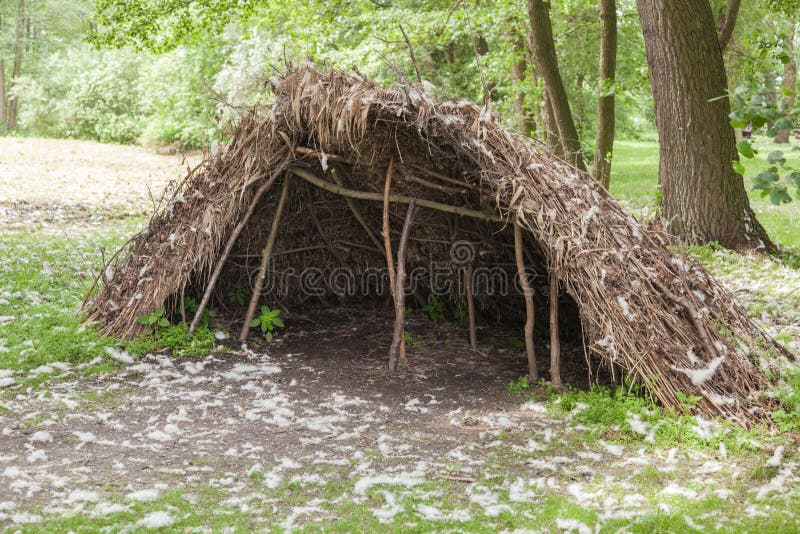 Κατασκήνωση της λίθινης εποχής στοκ φωτογραφίες με δικαίωμα ελεύθερης χρήσης