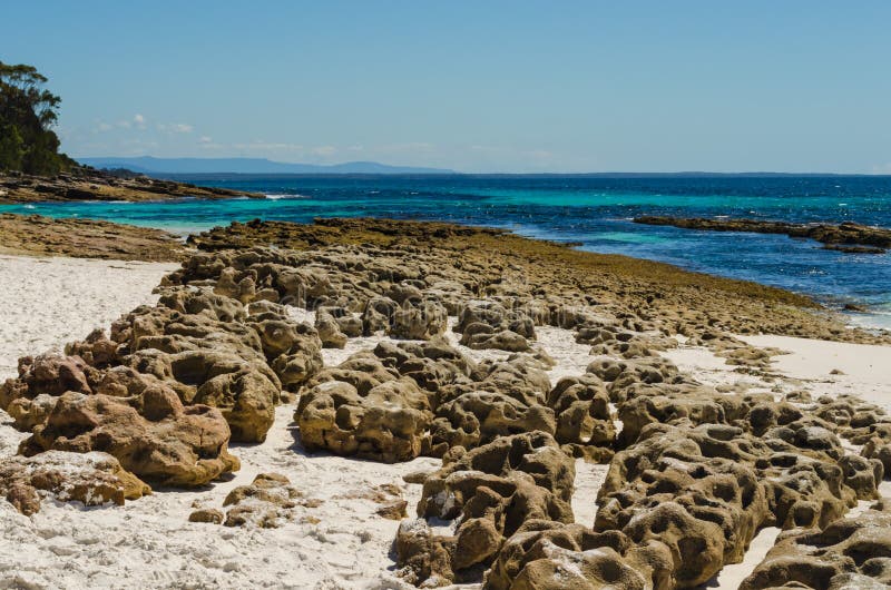 Σχηματισμός βράχου, παραλία Hyams, Shoalhaven, Αυστραλία στοκ φωτογραφία με δικαίωμα ελεύθερης χρήσης Σχηματισμός βράχου, παραλία Hyams, Shoalhaven, Αυστραλία στοκ φωτογραφία με δικαίωμα ελεύθερης χρήσης