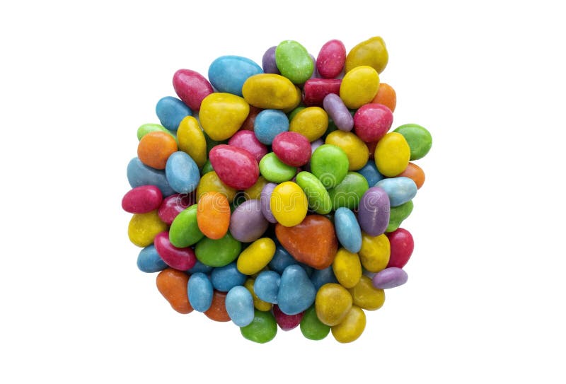 σωρός πολύχρωμων γλυκισμάτων, πολύχρωμοι υαλοπίνακες απομονωμένοι σε λευκό υπόβαθρο από πολύχρωμο υαλοστάσιο
