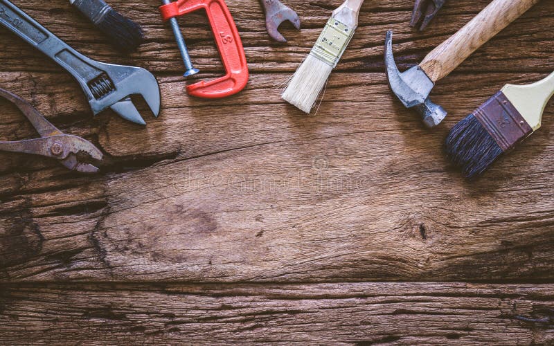 Σύνολο σκουριασμένων εργαλείων ανακαίνισης στο γρανάζι εικόνα χώρου φόντο οργάνων κατασκευής με έννοια κενού χώρου στοκ εικόνα Σύνολο σκουριασμένων εργαλείων ανακαίνισης στο γρανάζι εικόνα χώρου φόντο οργάνων κατασκευής με έννοια κενού χώρου στοκ εικόνα
