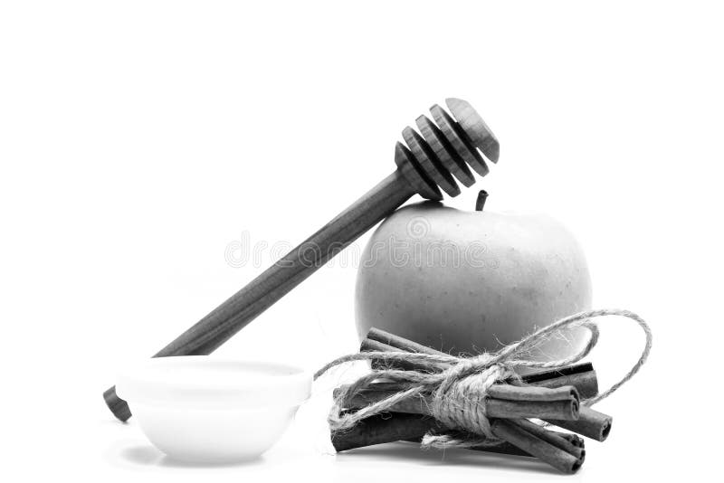 Σύνολο φρούτων, δεμένων ραβδιών κανέλας, μελιού και ξύλινου κουταλιού Μήλα, κανέλα και μέλι που απομονώνονται στο άσπρο υπόβαθρο στοκ φωτογραφία με δικαίωμα ελεύθερης χρήσης Σύνολο φρούτων, δεμένων ραβδιών κανέλας, μελιού και ξύλινου κουταλιού Μήλα, κανέλα και μέλι που απομονώνονται στο άσπρο υπόβαθρο στοκ φωτογραφία με δικαίωμα ελεύθερης χρήσης