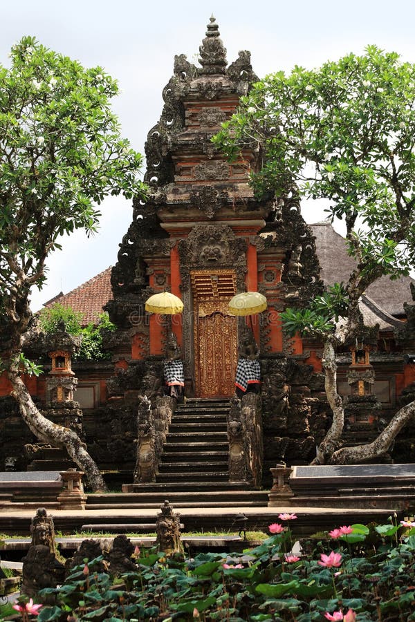 Pura Taman Saraswati Tample σε Ubud, Μπαλί, Ινδονησία στοκ φωτογραφία με δικαίωμα ελεύθερης χρήσης Pura Taman Saraswati Tample σε Ubud, Μπαλί, Ινδονησία στοκ φωτογραφία με δικαίωμα ελεύθερης χρήσης