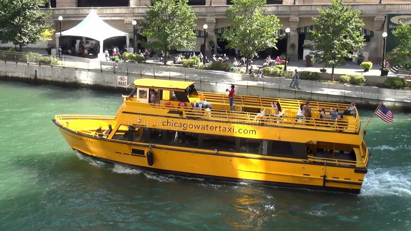 Ταξί νερού στον ποταμό του Σικάγου - πόλη του Σικάγου