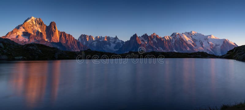 Τελευταίο φως του ήλιου στη Mont Blanc στοκ φωτογραφία